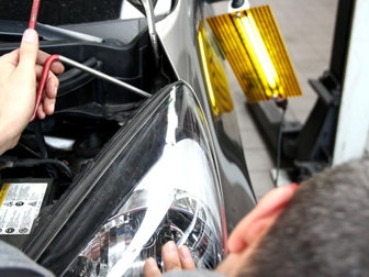 Vorteil von Smart-Repair: Fix und preiswert reparieren PSW_Beulendruecken_SmartRepair.jpg